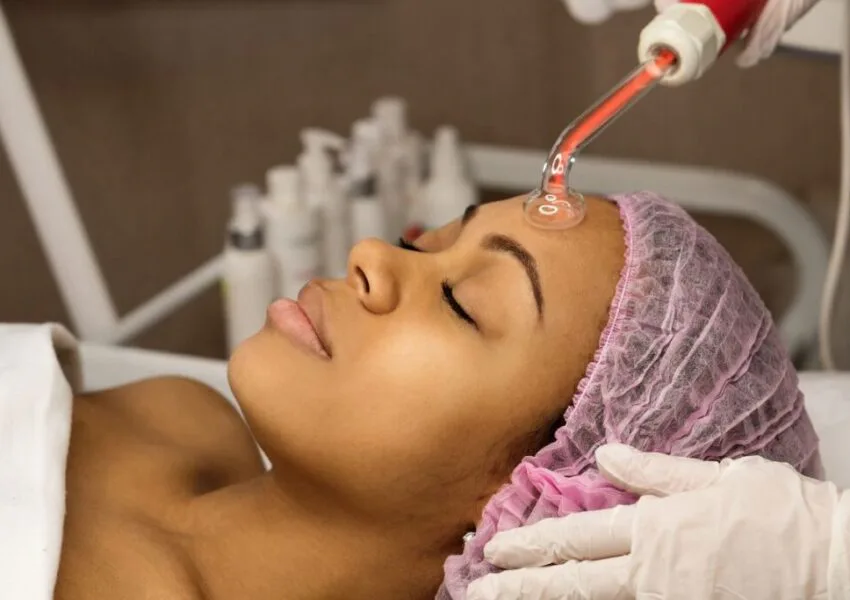 benefit of high frequency facial (2) The woman undergoes a high-frequency facial.