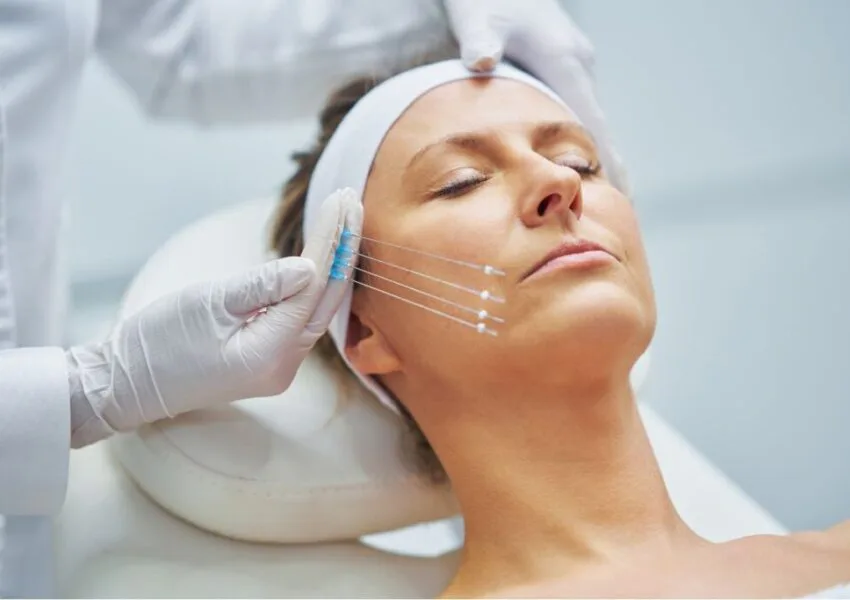 face lift cost (1) The woman is undergoing facelift surgery.