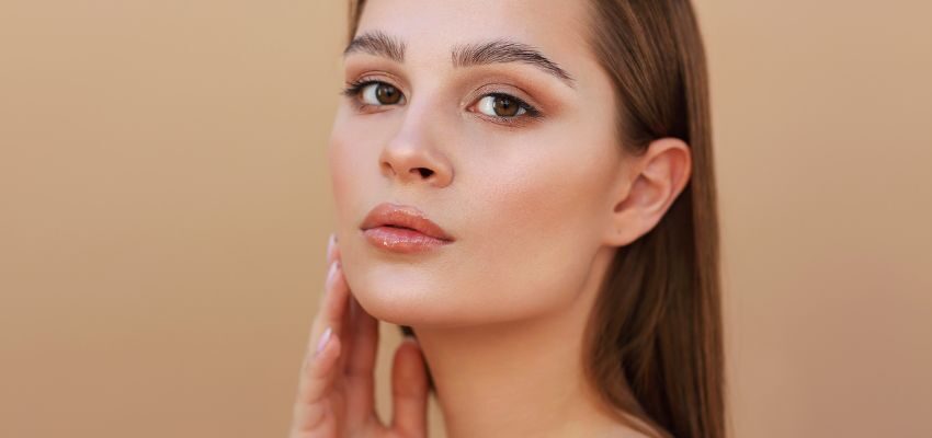 face lift cost (3) A facelift is a transformative surgery to tighten sagging skin, smooth wrinkles, and restore youthful contours.
