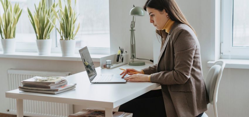 Sitting and standing in a long position may lead to blood pooling in the legs further enhancing visibility of the veins.